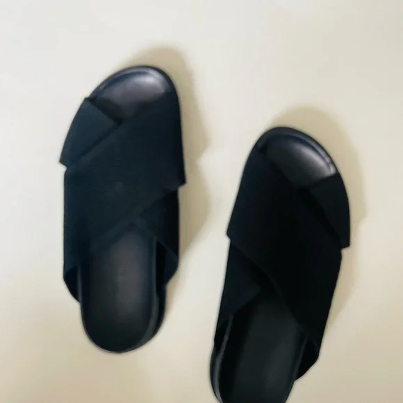 Everlane The ReKnit Form Crossover Sandal in Black - Picture 8 of 10